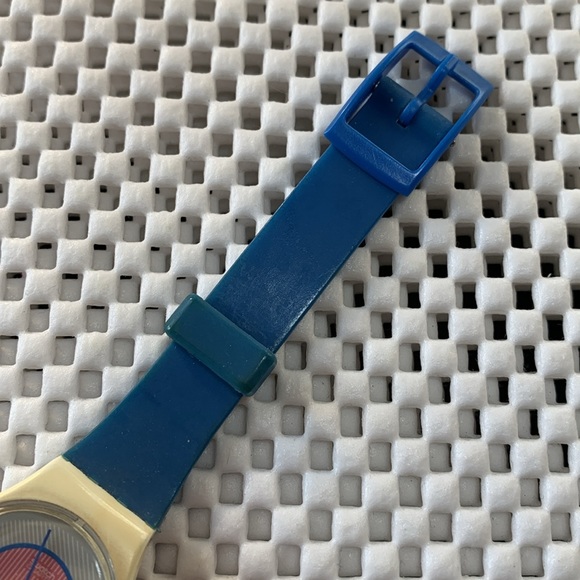 Swatch Watch - LW107 - RASPBERRY - Picture 3 of 9